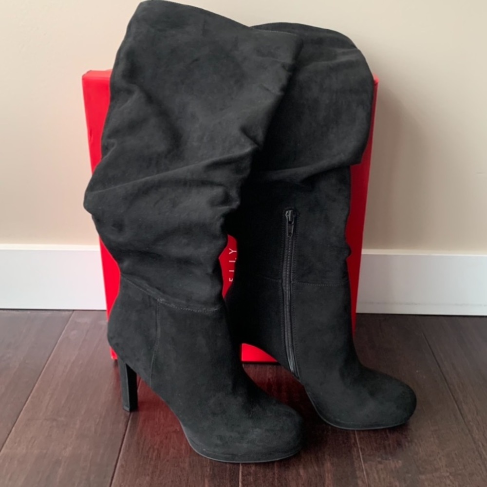 Kelly & Katie Black suede high heels boots
